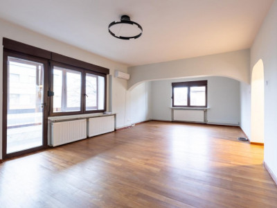 Birou/ Rezidential, apartament in imobil Boutique, Televiziune