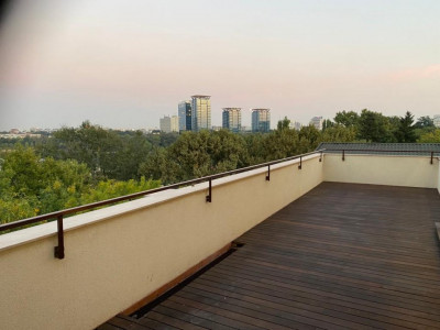 Luxurious Penthouse Overlooking Floreasca Park in Primaverii District