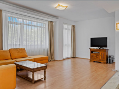 Apartament 4 Camere Spațios cu Vedere Către Parcul Floreasca