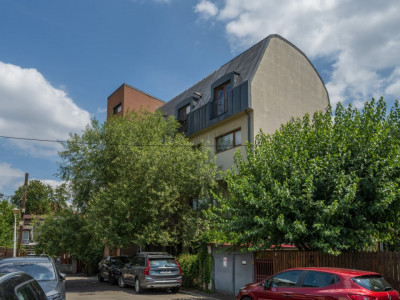 Vanzare duplex etajele 3 si 4 zona Piata Sfantul Stefan