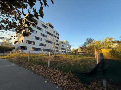 Teren de vânzare Sisești 2.580 mp – deschidere 42 m la stradă principală