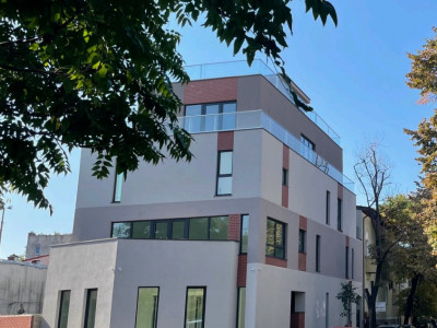 IMOBIL INTEGRAL: PRETABIL CLINICA/ BIROURI - 5 locuri de parcare in incinta