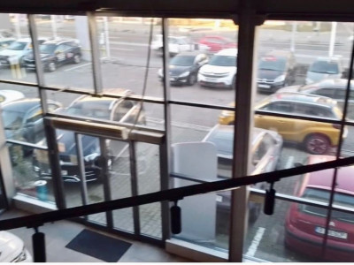 Spațiu Comercial  Showroom de Închiriat