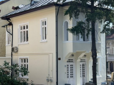Vilă renovată potrivită pentru rezidență sau birouri